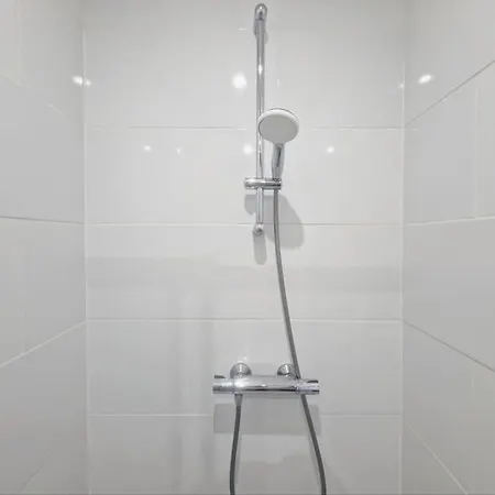 2 Pieces, Face Casino, 20 Metres Plage.