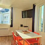 2 Pièces, Face Casino, 20 Mètres Plage. Appartamento Trouville-sur-Mer