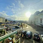 2 Pièces, Face Casino, 20 Mètres Plage. * Trouville-sur-Mer