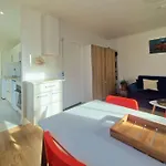 2 Pièces, Face Casino, 20 Mètres Plage.