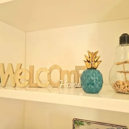 2 Pieces, Face Casino, 20 Metres Plage. 아파트