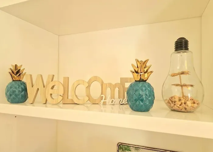 2 Pièces, Face Casino, 20 Mètres Plage. Appartement