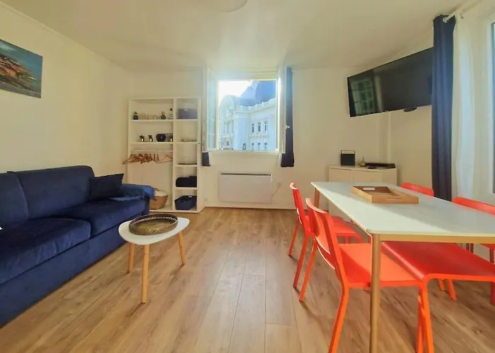 2 Pièces, Face Casino, 20 Mètres Plage. Trouville-sur-Mer