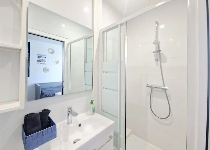 2 Pieces, Face Casino, 20 Metres Plage. تروفيي سور مير