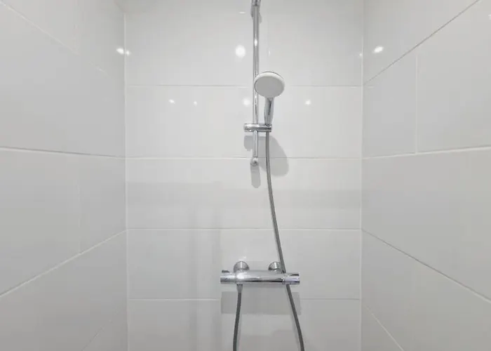 2 Pieces, Face Casino, 20 Metres Plage.